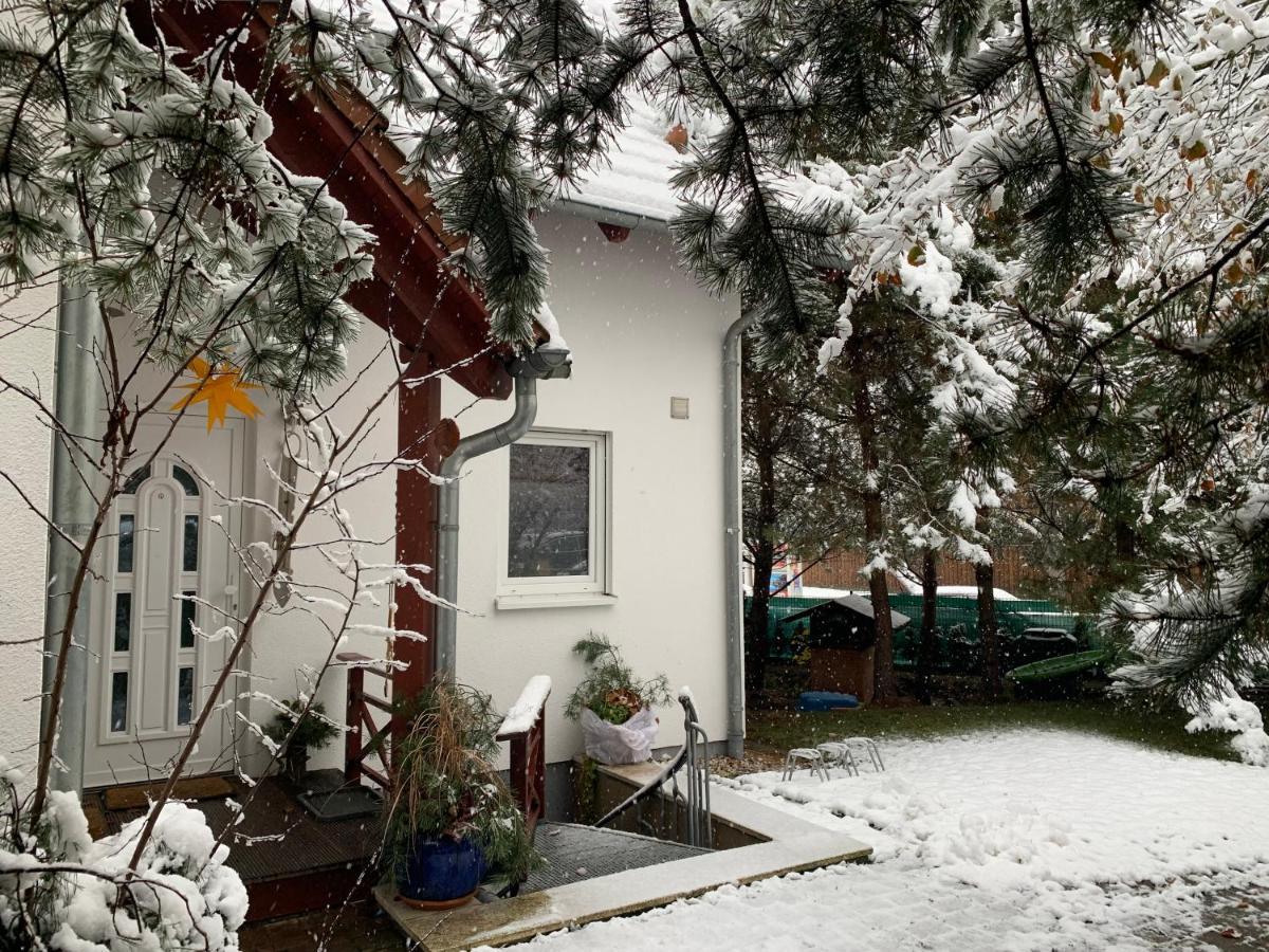 Pool & Lake Holiday Home Markkleeberg Exterior photo